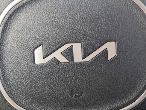 Certified 2023 Kia Sorento SX Prestige AWD/4WD image 35