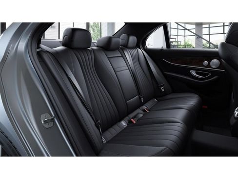 Certified 2022 Mercedes-Benz E 350 4MATIC Sedan image 5