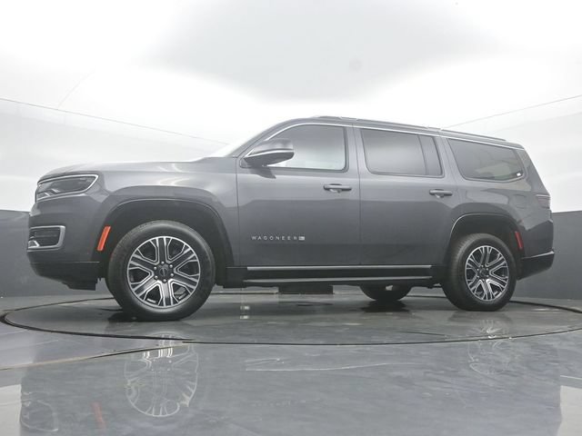 Used 2025 Jeep Wagoneer 4WD image 46
