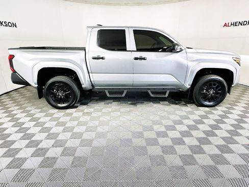Used 2025 Toyota Tacoma SR image 2