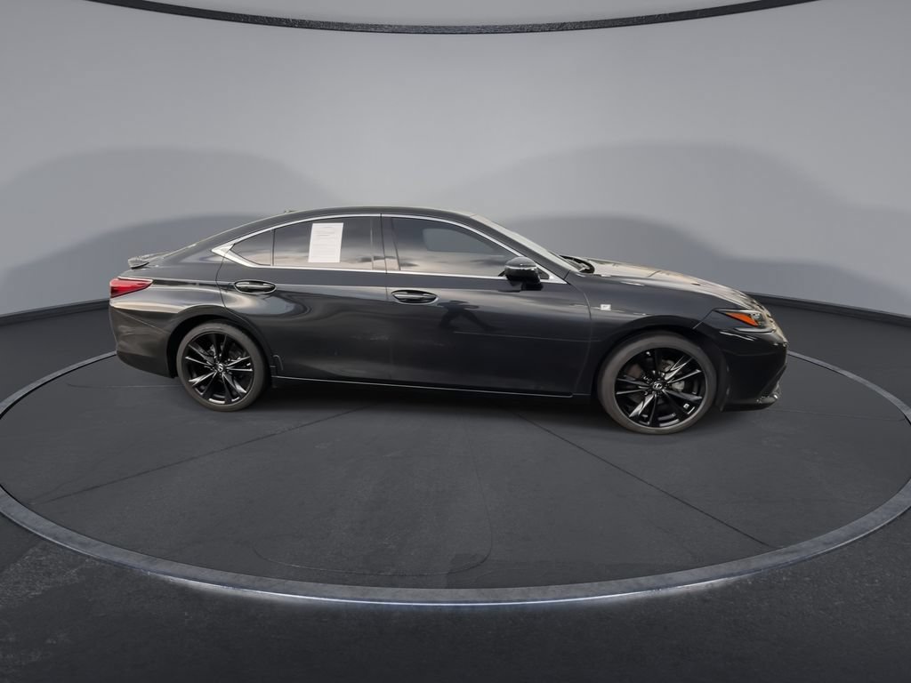 Used 2024 Lexus ES 300h F Sport w/ Accessory Package (Z2) FWD image 2