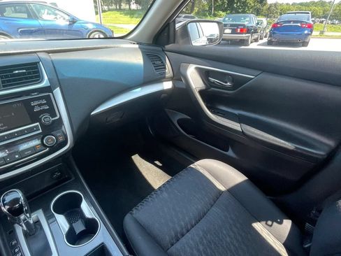 Used 2018 Nissan Altima 2.5 SV FWD image 33