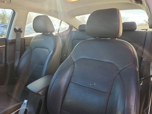 Used 2017 Hyundai Elantra Limited w/ Limited Tech Package 04 image 22