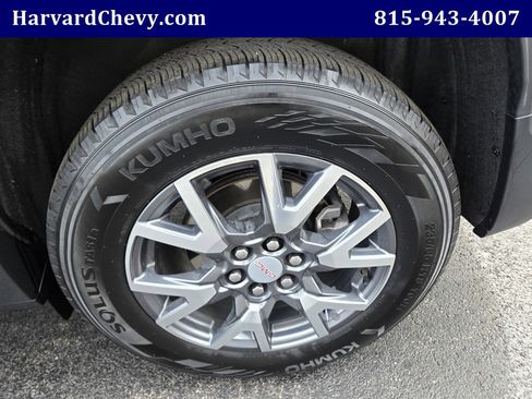 Used 2023 GMC Acadia SLT image 46