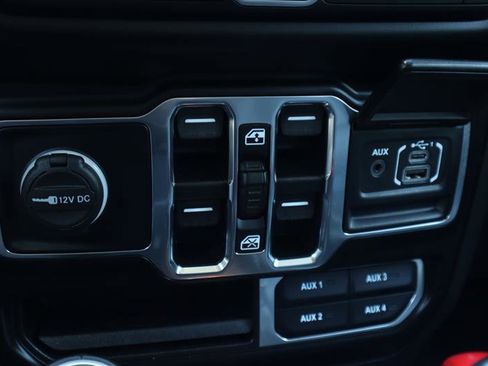 Used 2022 Jeep Wrangler Unlimited Sahara w/ Cold Weather Group image 21