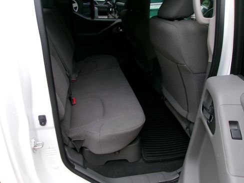 Used 2021 Nissan Frontier SV AWD/4WD image 8
