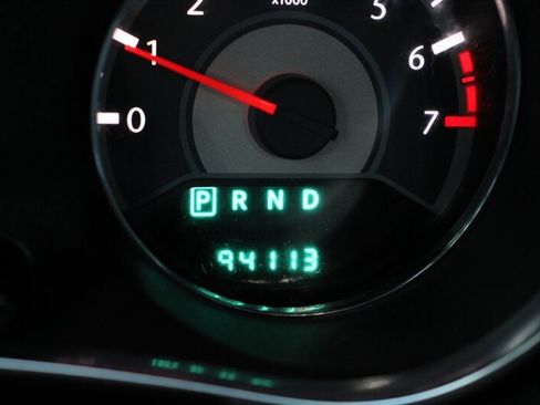 Used 2013 Chrysler 200 Touring image 7