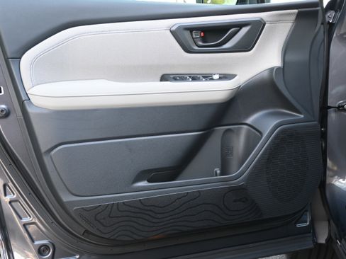 Used 2025 Subaru Forester Premium image 14