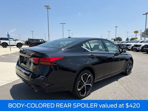 Used 2023 Nissan Altima 2.5 SR w/ SR Premium Package AWD/4WD image 4