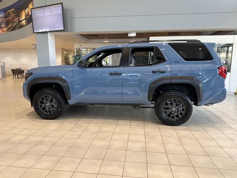 New 2026 Toyota 4Runner SR5 AWD/4WD image 9