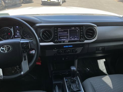 Used 2022 Toyota Tacoma SR5 RWD image 13