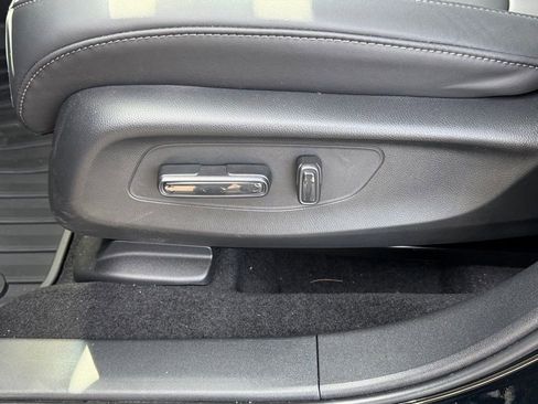 Certified 2025 Acura ADX AWD image 30