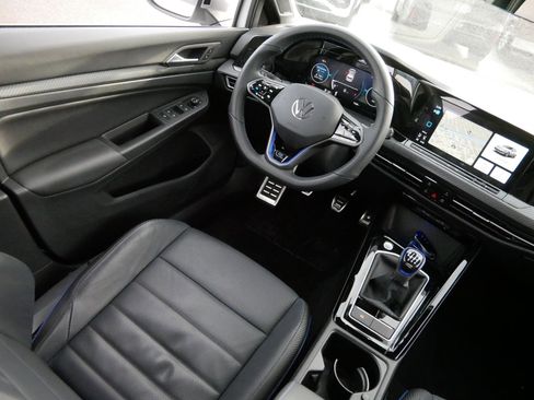 Used 2024 Volkswagen Golf R image 9