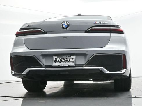 Used 2024 BMW 740i xDrive w/ Premium Package AWD/4WD image 56