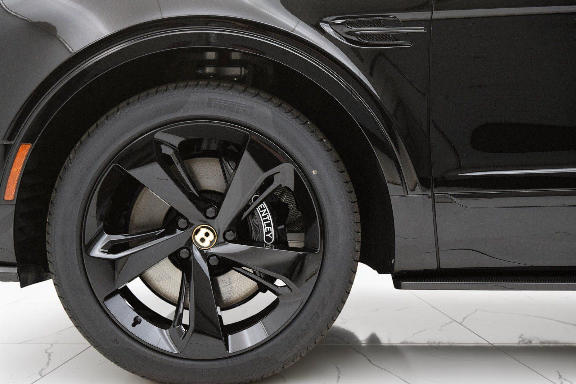 Certified 2019 Bentley Bentayga AWD/4WD image 39