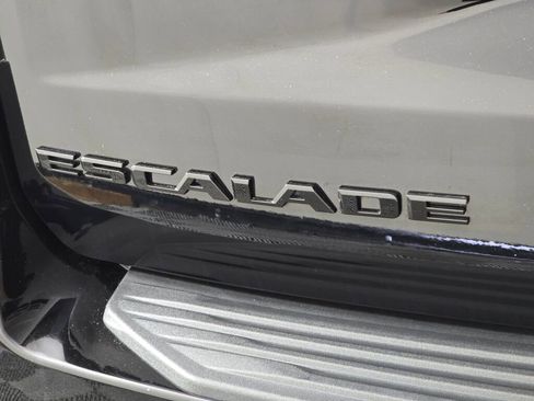 Used 2023 Cadillac Escalade V image 15