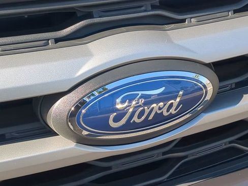 Used 2024 Ford Expedition Max XLT image 13