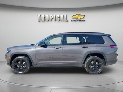 Used 2023 Jeep Grand Cherokee L Laredo image 2