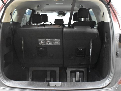 Used 2025 Kia Carnival FWD image 29