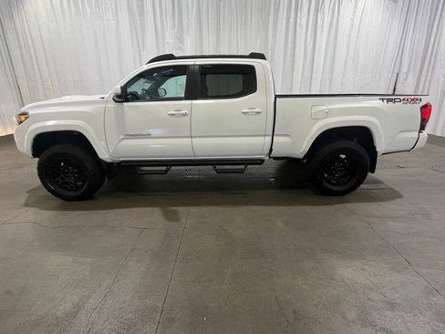 Certified 2019 Toyota Tacoma TRD Sport w/ Technology Package AWD/4WD image 7