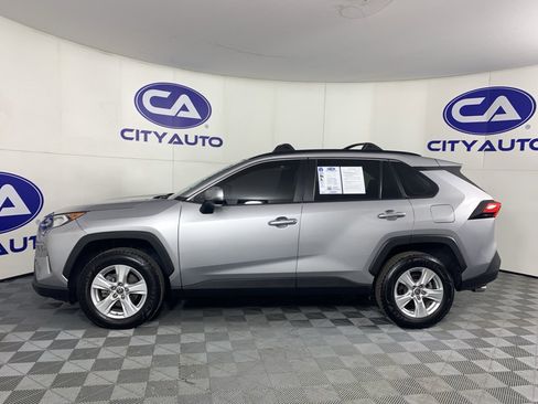 Used 2021 Toyota RAV4 XLE w/ Convenience Package image 6