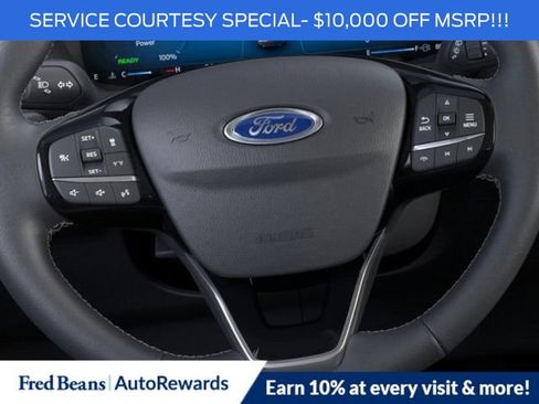 New 2025 Ford Escape SE image 15