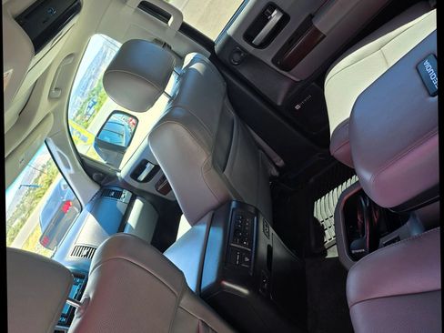 Used 2014 Toyota Sequoia Platinum AWD/4WD image 10