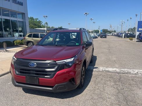 Used 2025 Subaru Forester AWD/4WD image 7