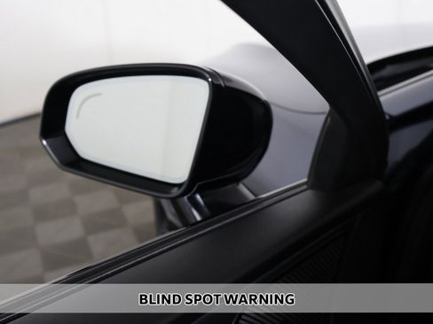 Used 2019 Volvo S60 T5 R-Design image 7