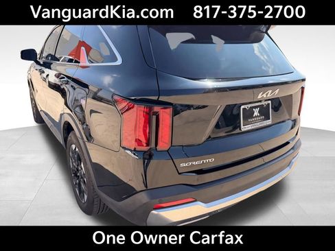 Certified 2025 Kia Sorento S w/ Panoramic Sunroof Package image 2