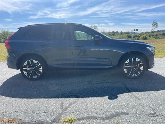 Used 2026 Volvo XC60 B5 Plus AWD/4WD image 3