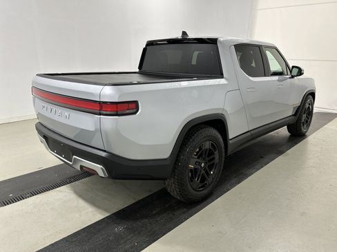 Used 2022 Rivian R1T Adventure image 5