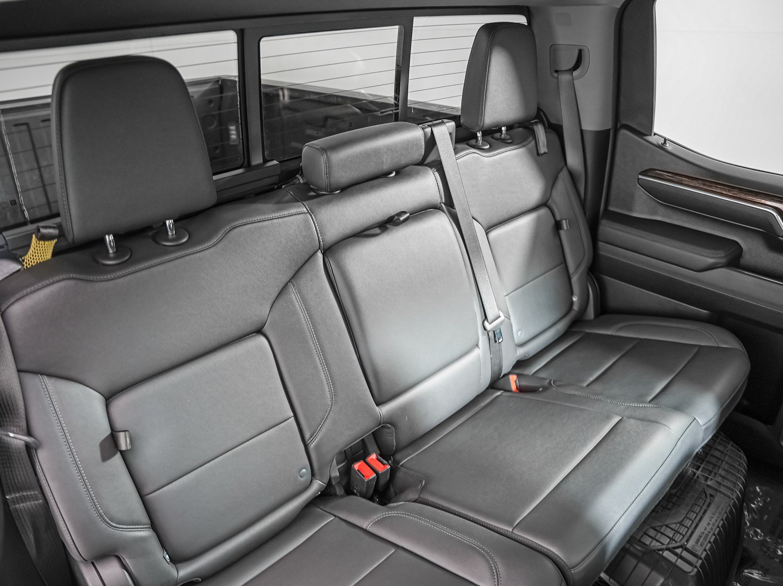 Used 2025 GMC Sierra 1500 Elevation w/ Elevation Premium Package AWD/4WD image 9