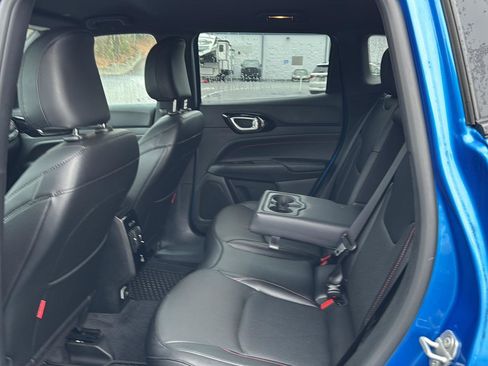 Used 2024 Jeep Compass Trailhawk w/ Trailhawk Elite Group image 9