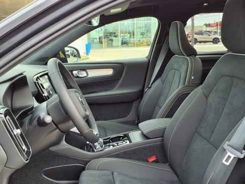 New 2026 Volvo XC40 B5 Ultra w/ Protection Package Premier image 13