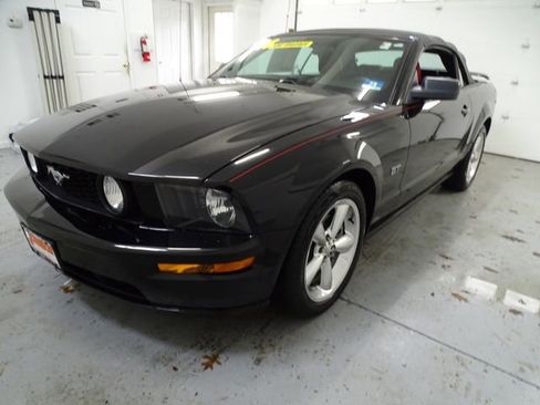 Used 2006 Ford Mustang GT Premium image 12