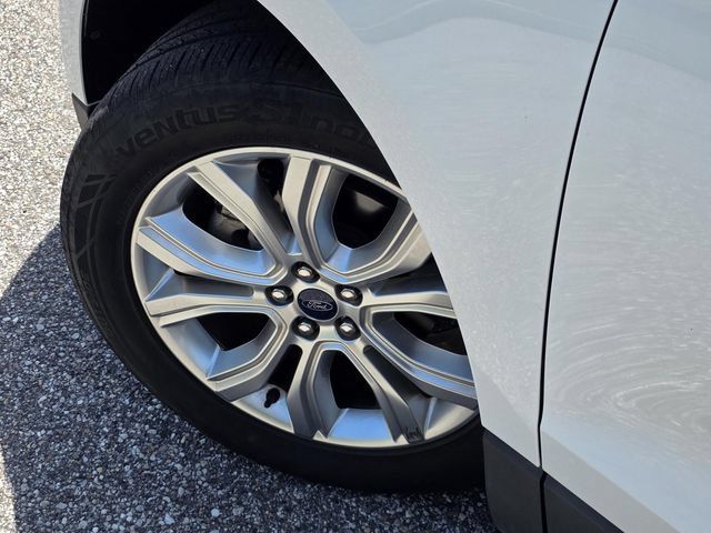 Used 2020 Ford Edge Titanium FWD image 39
