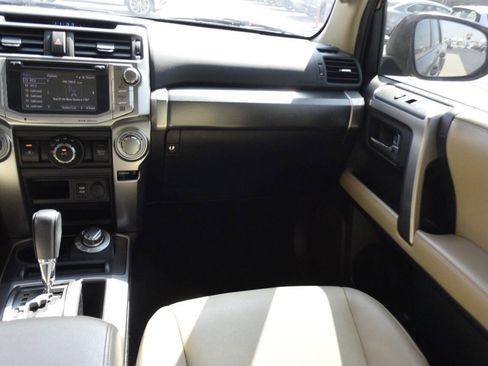 Used 2016 Toyota 4Runner SR5 Premium image 27