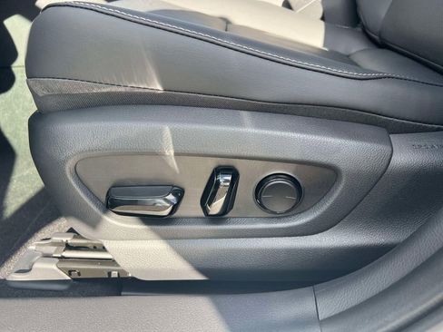 New 2026 Lexus UX 300h AWD image 18