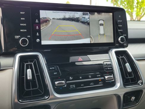 Used 2023 Kia Sorento SX Prestige w/ Panoramic Sunroof Package AWD/4WD image 18