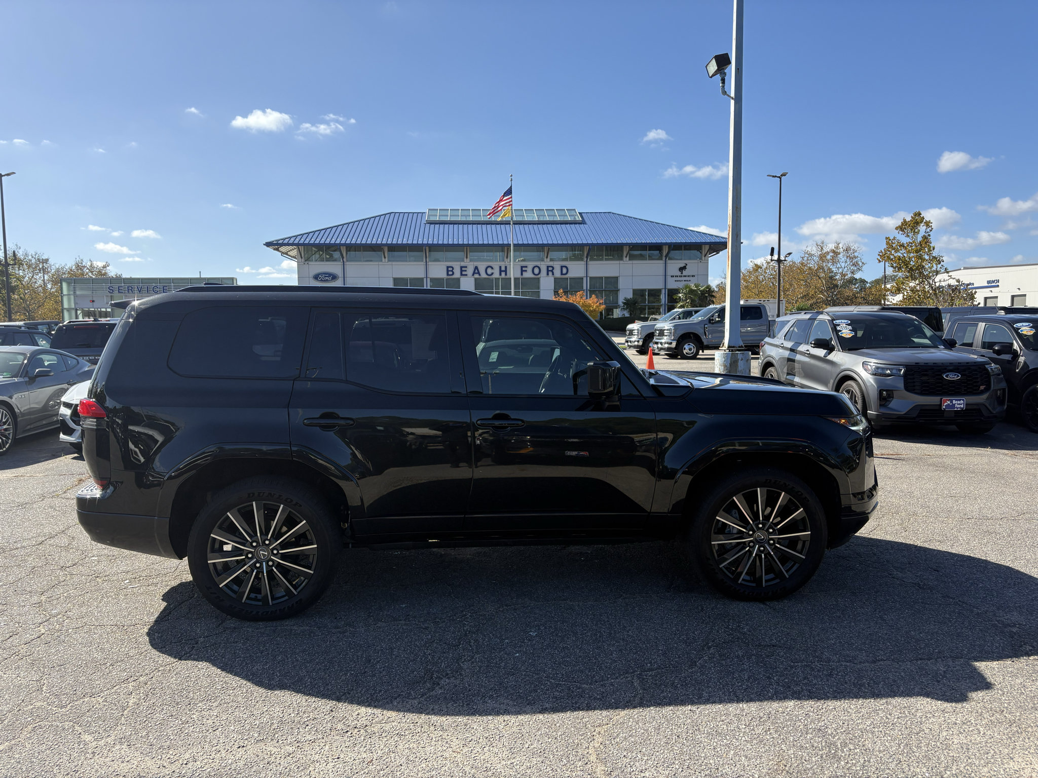 Used 2025 Lexus GX 550 w/ Accessory Package (2T) AWD/4WD image 4