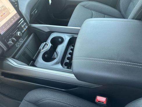 New 2026 RAM 1500 4x4 Crew Cab image 28