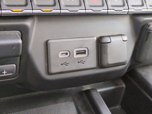 Used 2019 Chevrolet Silverado 1500 High Country w/ Z71 Off-Road Package image 33