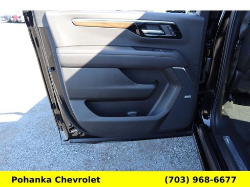 New 2026 Chevrolet Suburban High Country image 25
