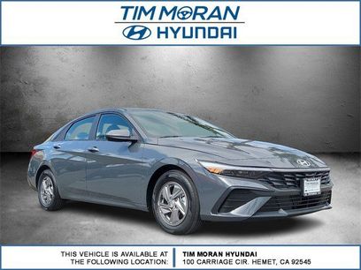 New 2025 Hyundai Elantra SE