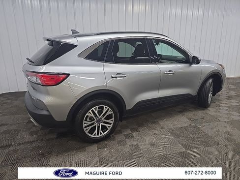 Used 2022 Ford Escape SEL w/ Technology Package image 3