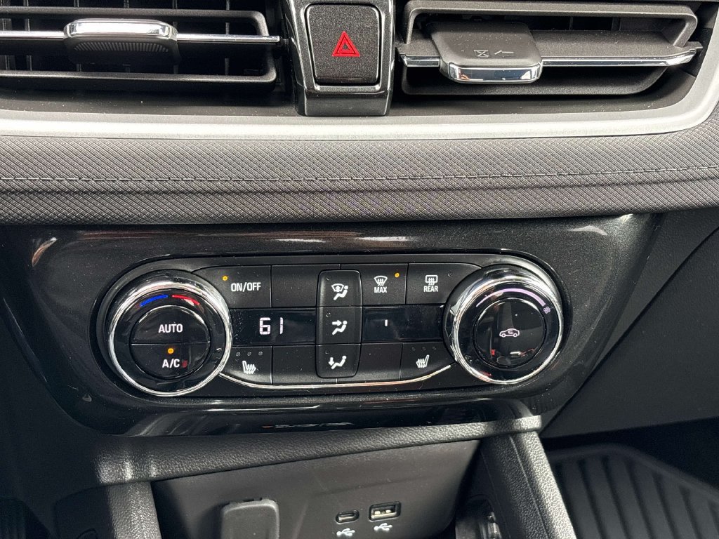 Used 2025 Chevrolet TrailBlazer LT w/ Convenience Package AWD/4WD image 29