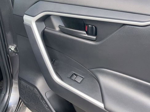 Used 2024 Toyota RAV4 LE image 31