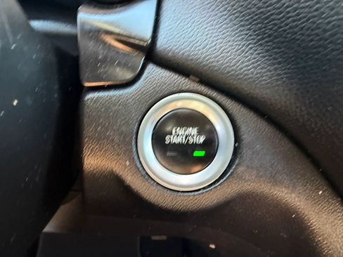 Used 2019 Chevrolet Equinox LT AWD/4WD image 16