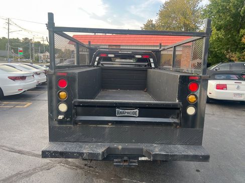 Used 2016 RAM 3500 Tradesman w/ Chrome Appearance Group image 3